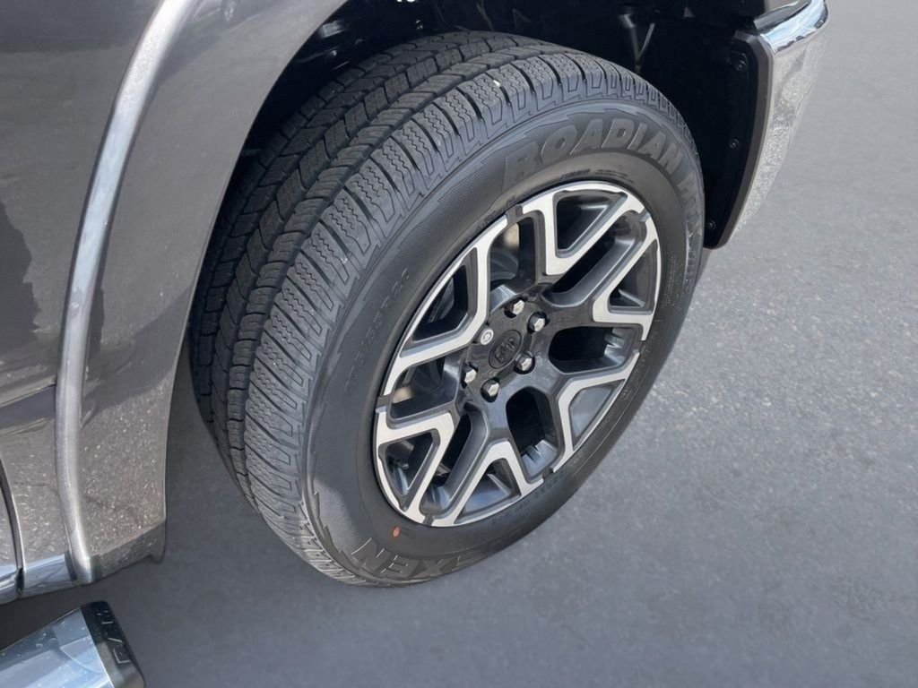 New 2026 Granite Crystal Metallic Clear-Coat Exterior Paint RAM Laramie image 12