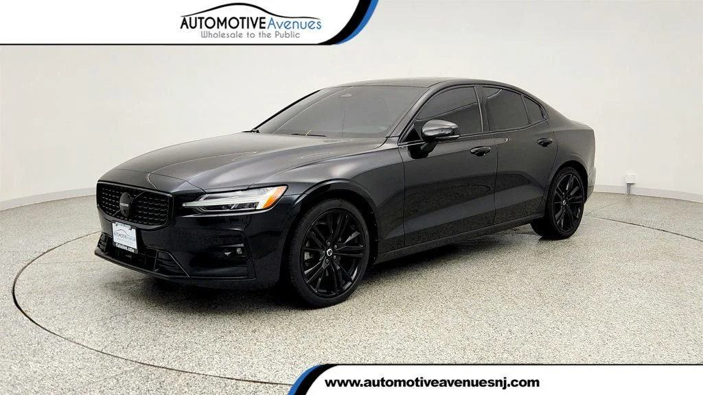 2024 Volvo S60 B5 Plus Black Edition AWD's photo