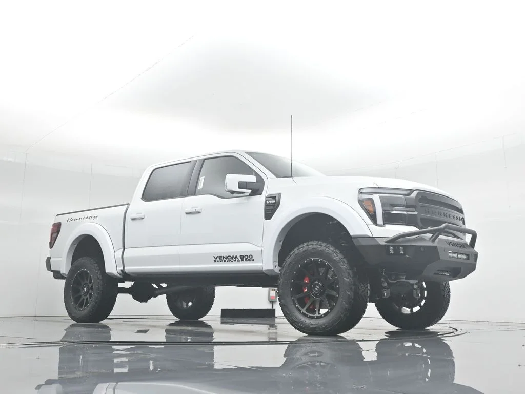 New 2025 Oxford White Ford Lariat image 49