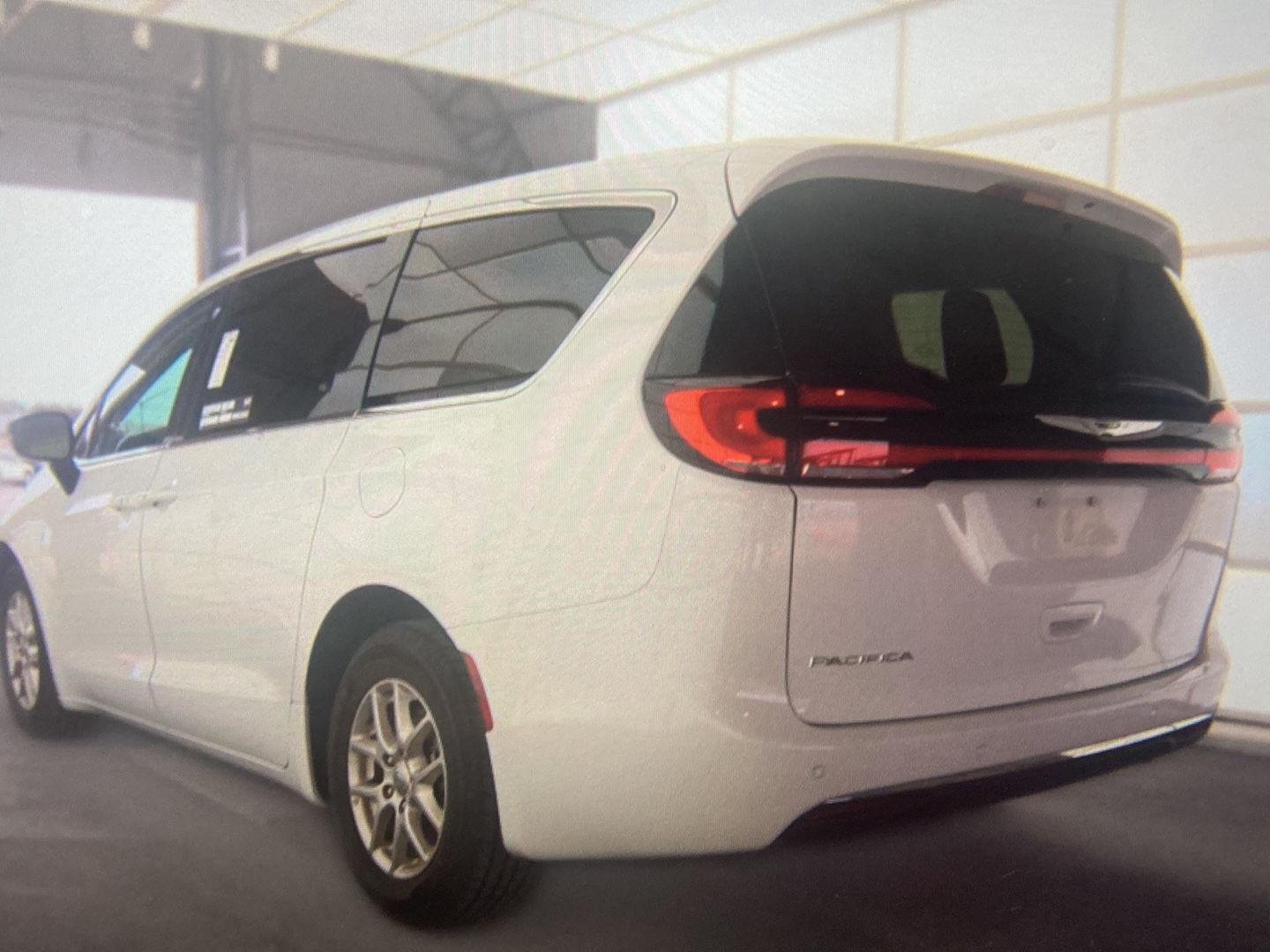 Used 2024 Bright White Clearcoat Chrysler Touring L image 9