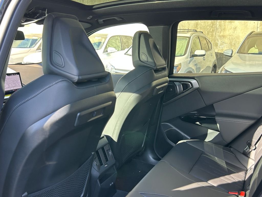 New 2026 Dark Graphite Metallic BMW 30 xDrive image 32