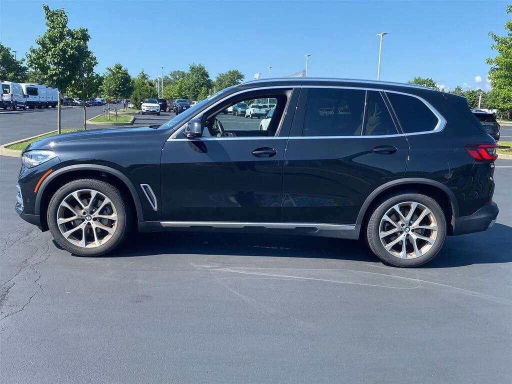 Used 2022 Black Sapphire Metallic BMW xDrive40i image 8