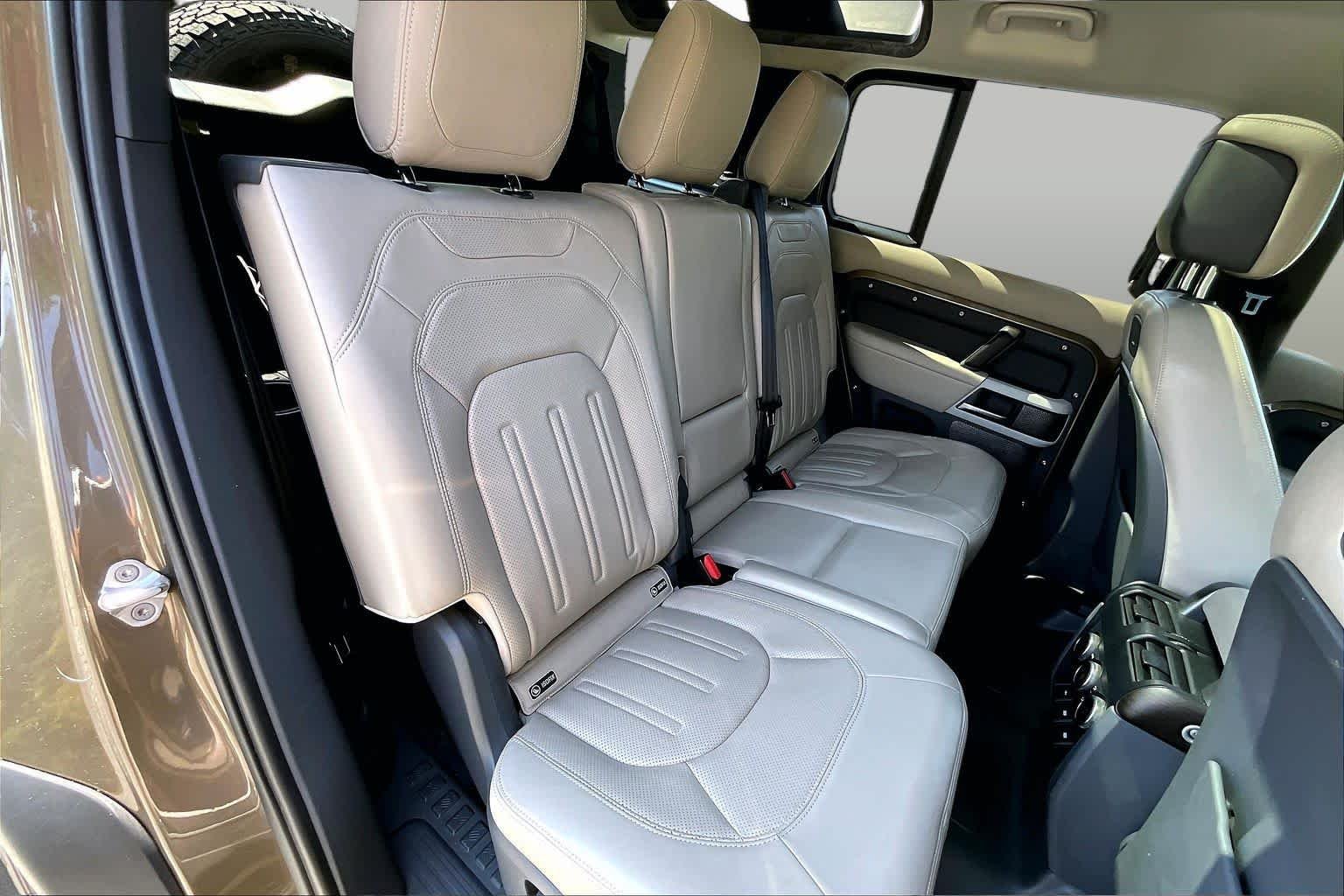Used 2020 Gondwana Stone Metallic Land Rover HSE image 20