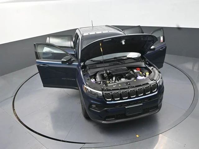 New 2026 Fathom Blue Pearl-Coat Exterior Paint Jeep Latitude image 31
