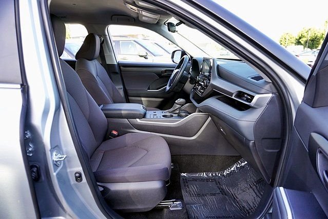 Used 2025 Silver Toyota LE image 10