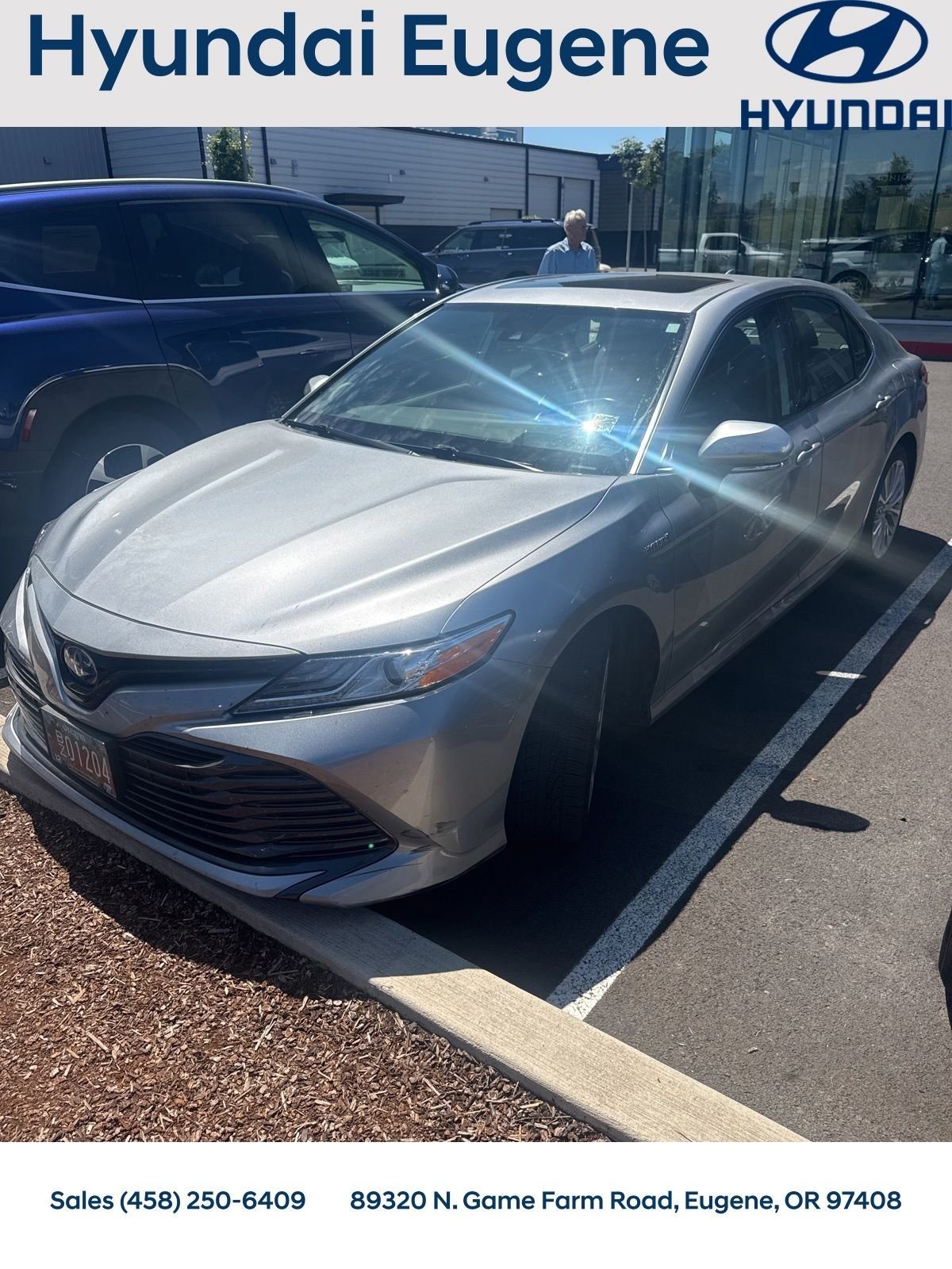 Used 2019 Silver Toyota XLE image 6