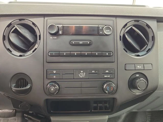 Used 2011 Oxford White Ford XL image 23