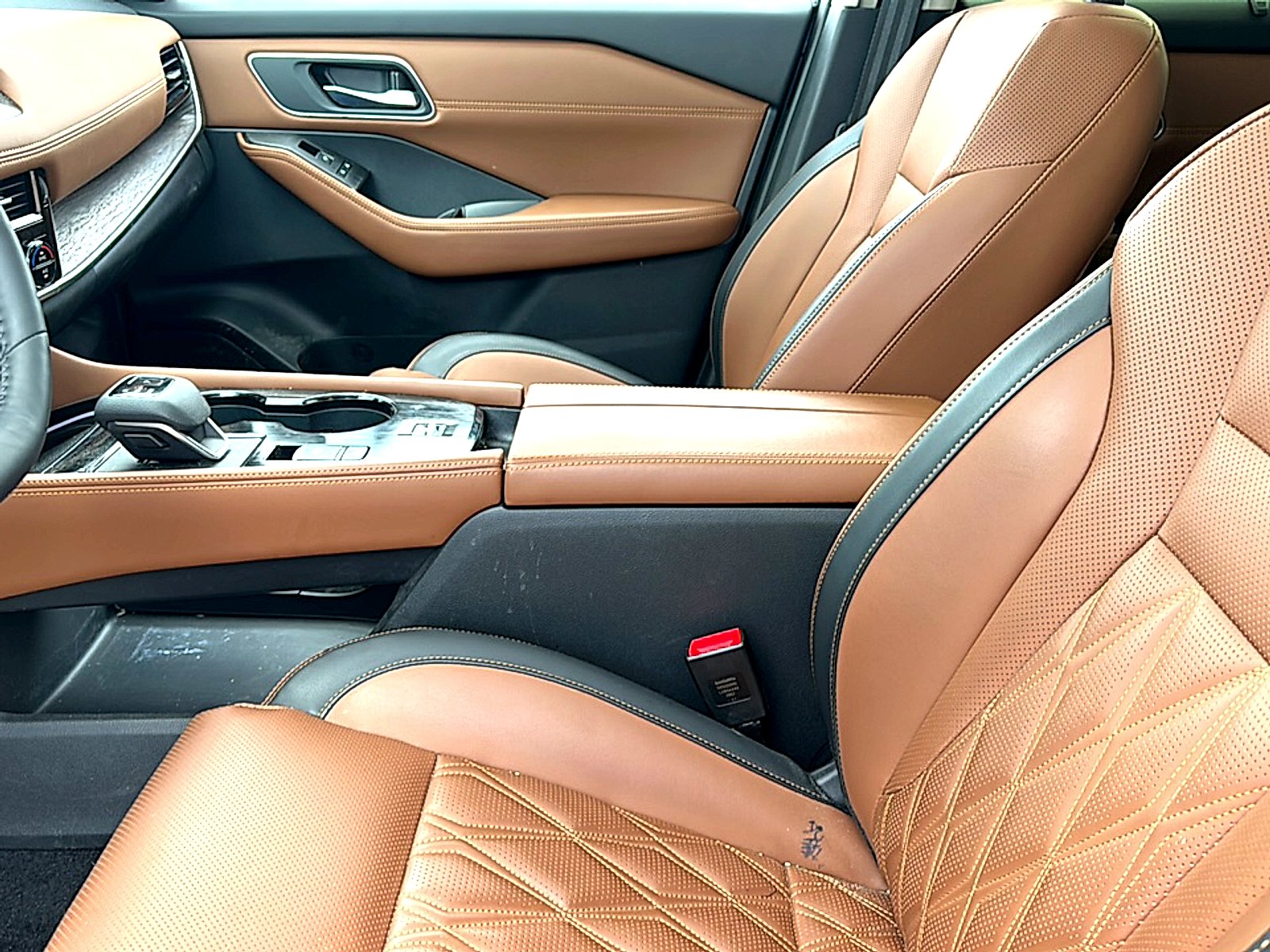 Used 2025 Gun Metallic Nissan Platinum FWD image 13