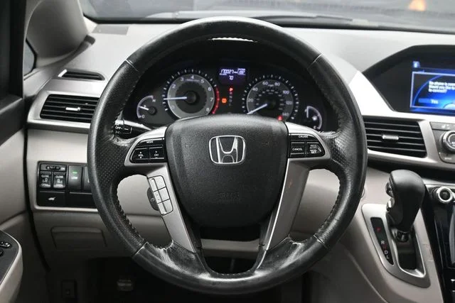 Used 2017  Honda EX-L image 26
