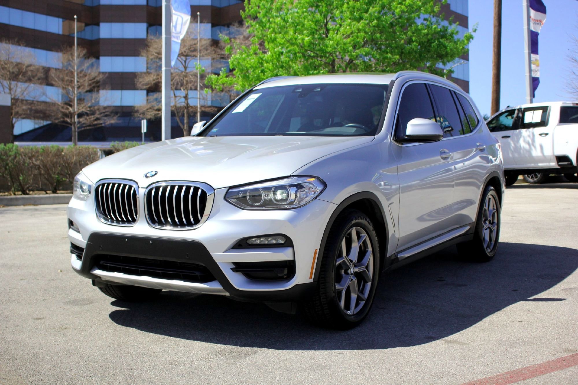Used 2021 Glacier Silver Metallic BMW sDrive30i image 7