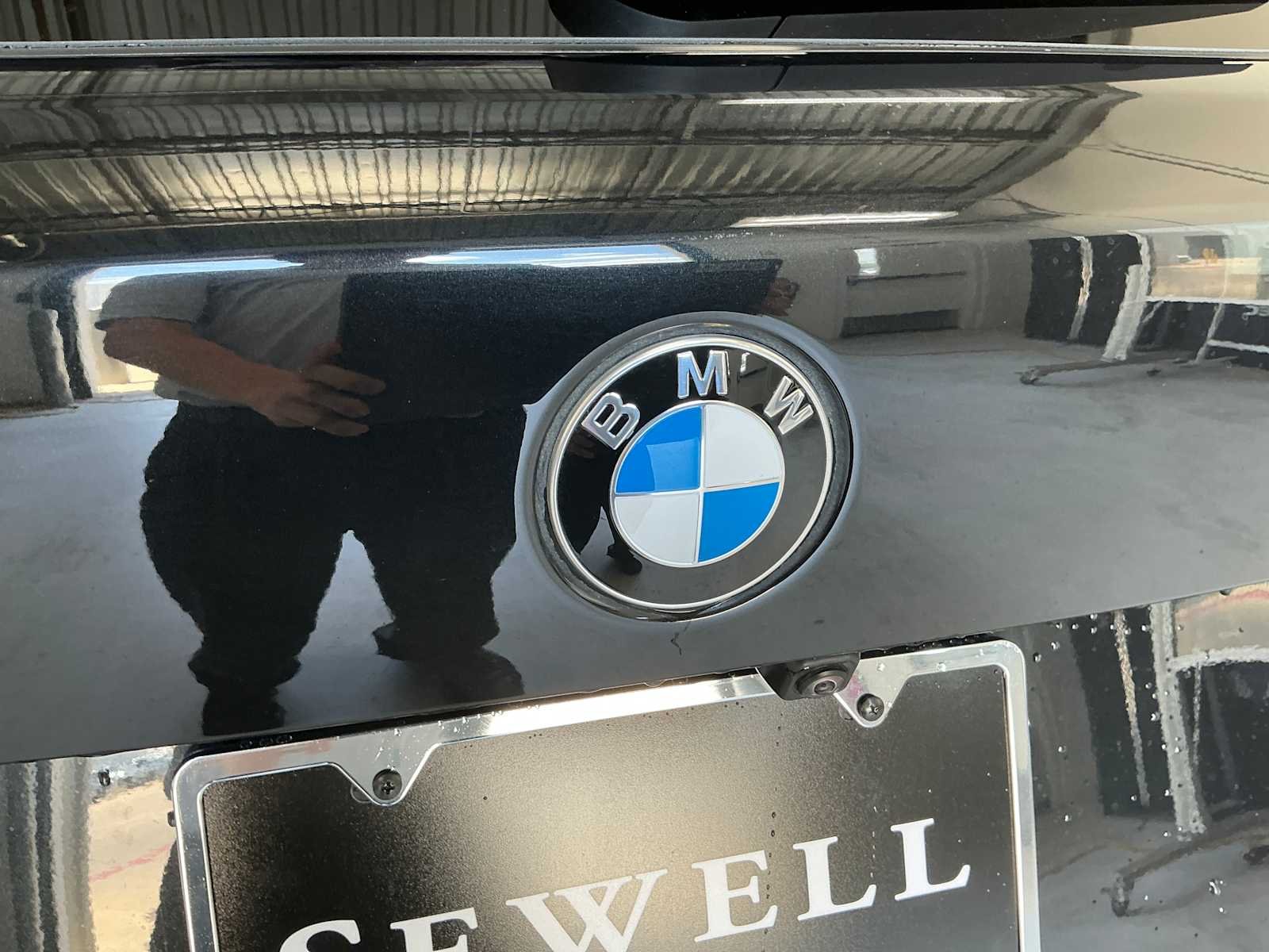 Used 2023 Black Sapphire Metallic BMW xDrive40i image 11