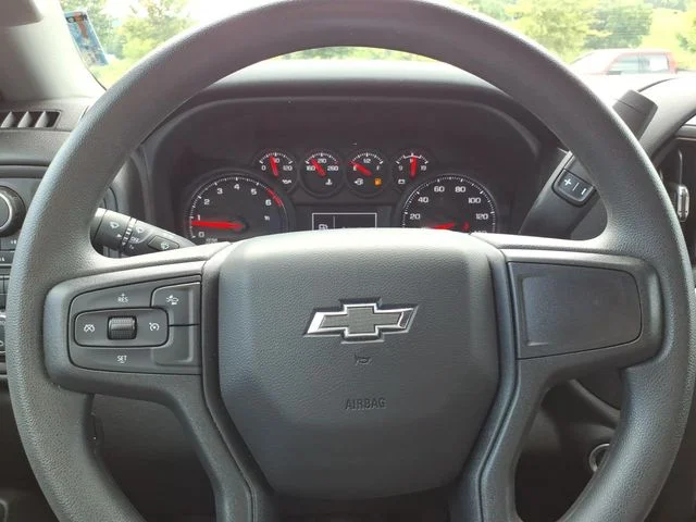 Used 2025 White Chevrolet Custom image 22