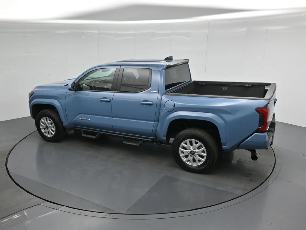 Used 2026 Blue Toyota SR5 image 38
