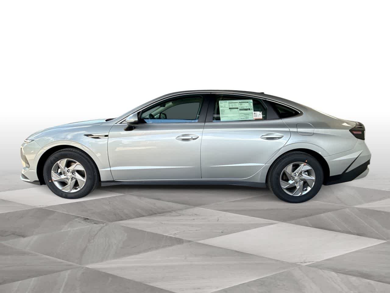 New 2026 Aero Silver Hyundai SE image 5