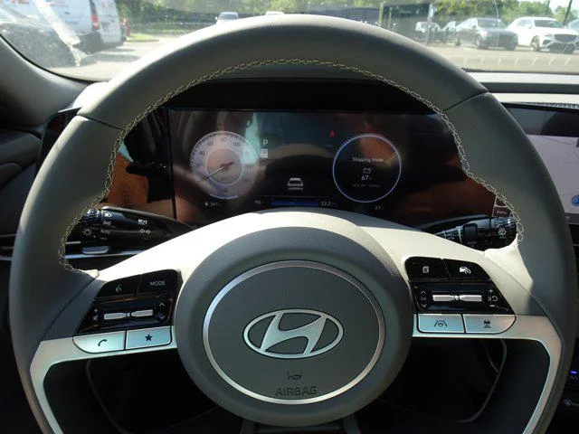 2025 Hyundai Elantra SEL - Photo 16