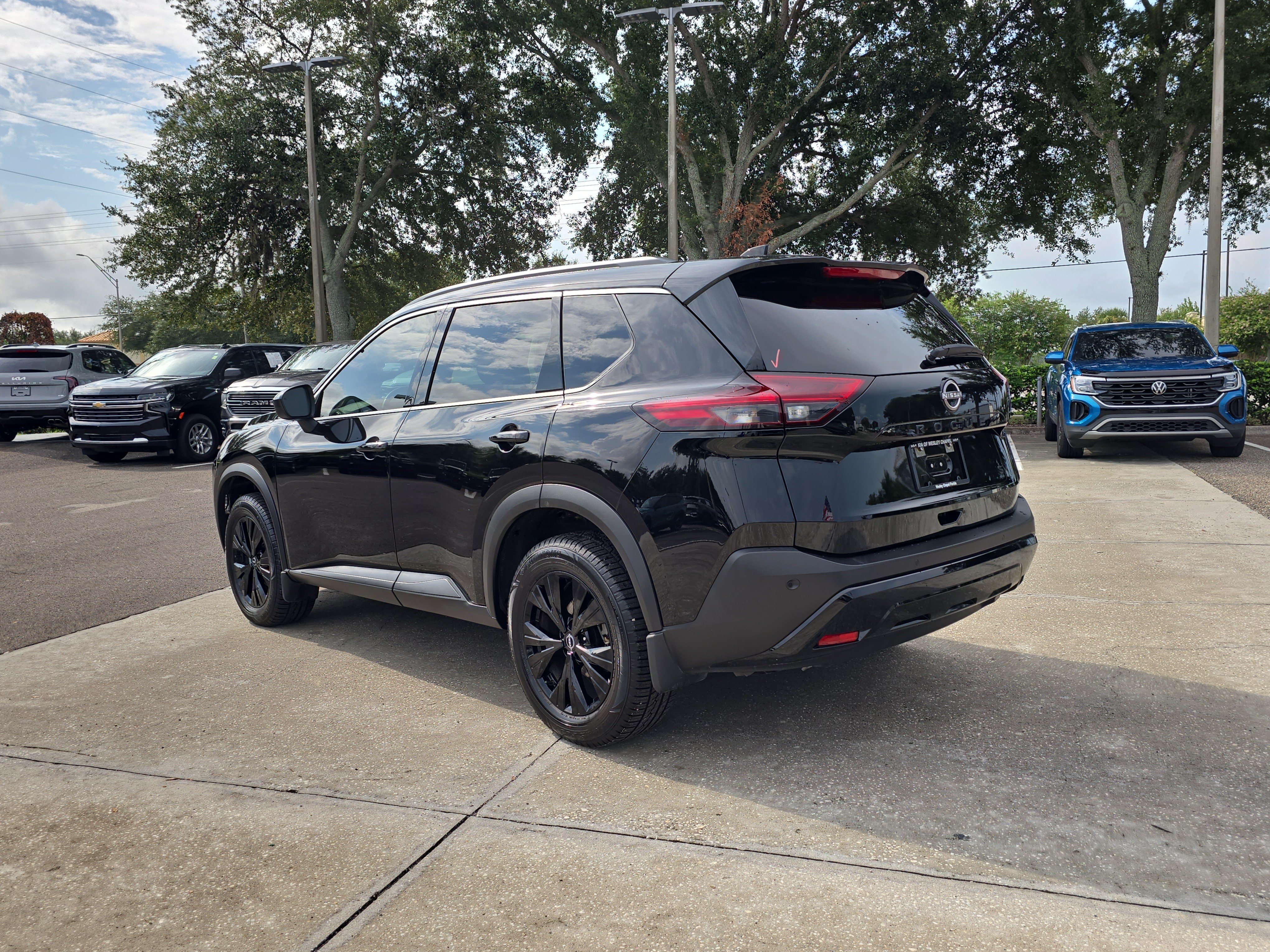 Used 2023 Super Black Nissan SV image 6