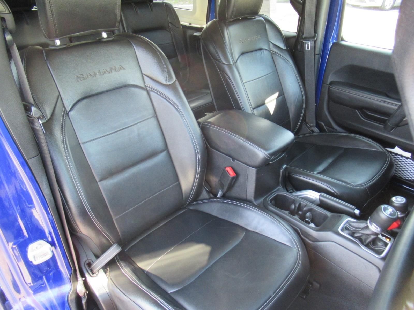 Used 2018 Blue Jeep Unlimited Sahara image 9
