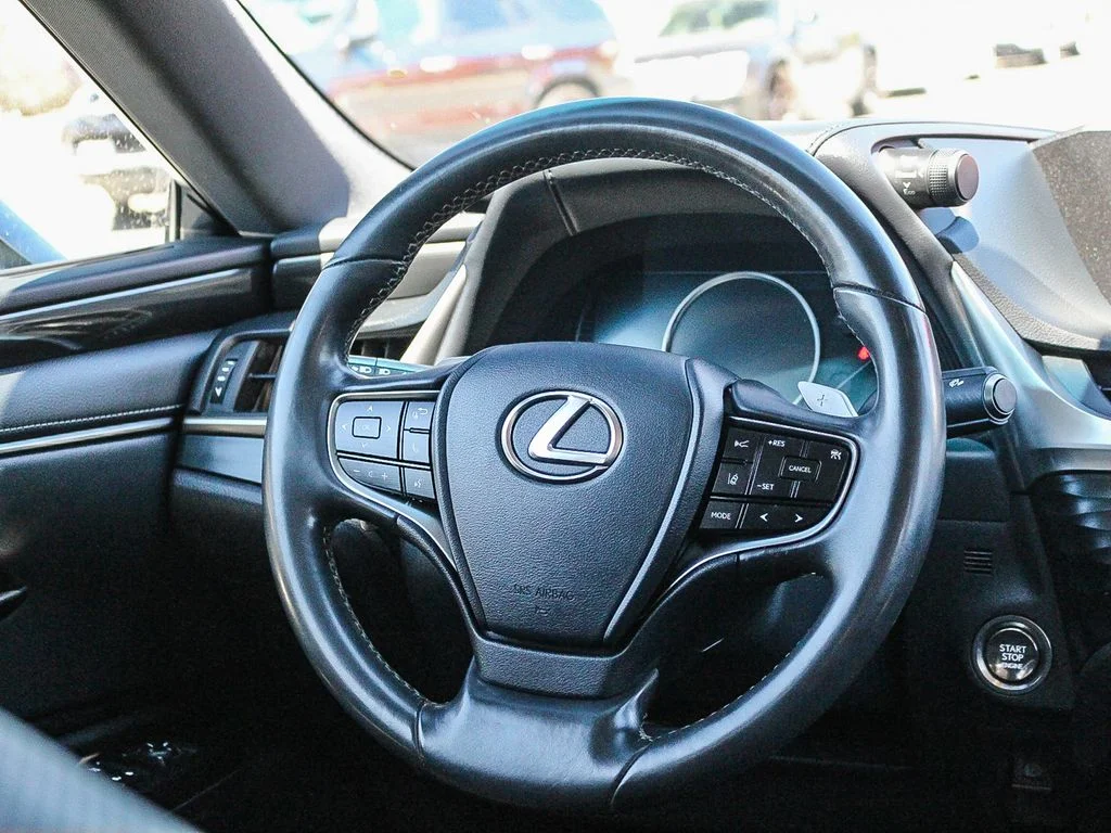 Used 2020 White Lexus 350 image 16