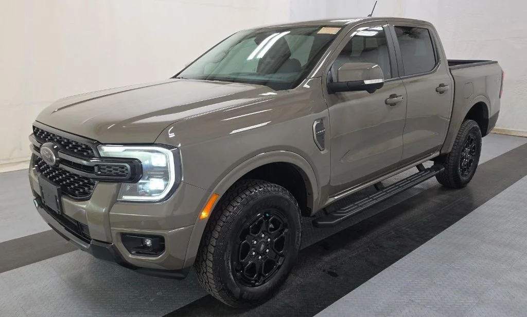 Used 2025 Gray Ford Lariat image 3