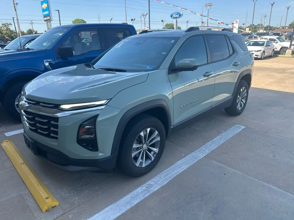 Used 2025 Green Chevrolet LT image 25