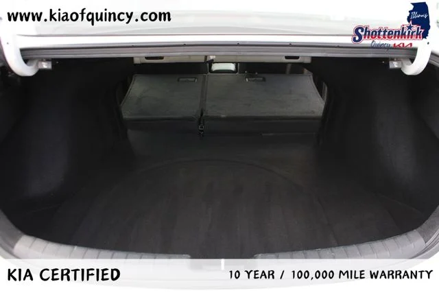 Used 2024 White Kia LXS image 19