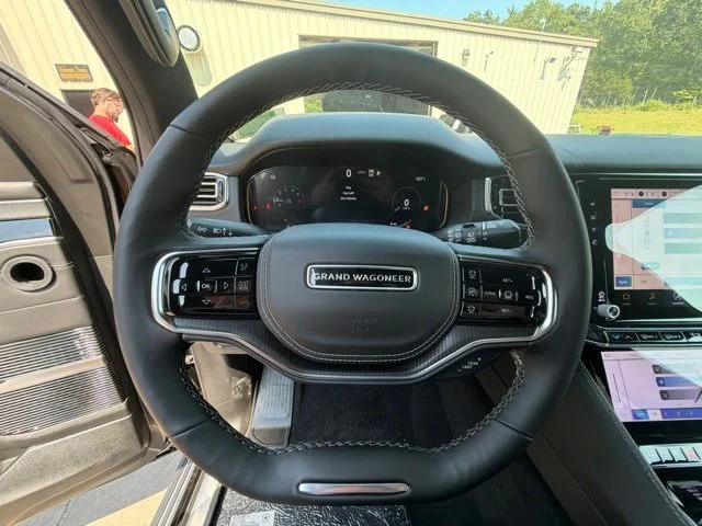 New 2026 High Gloss Black Exterior Paint Jeep Summit Obsidian image 27
