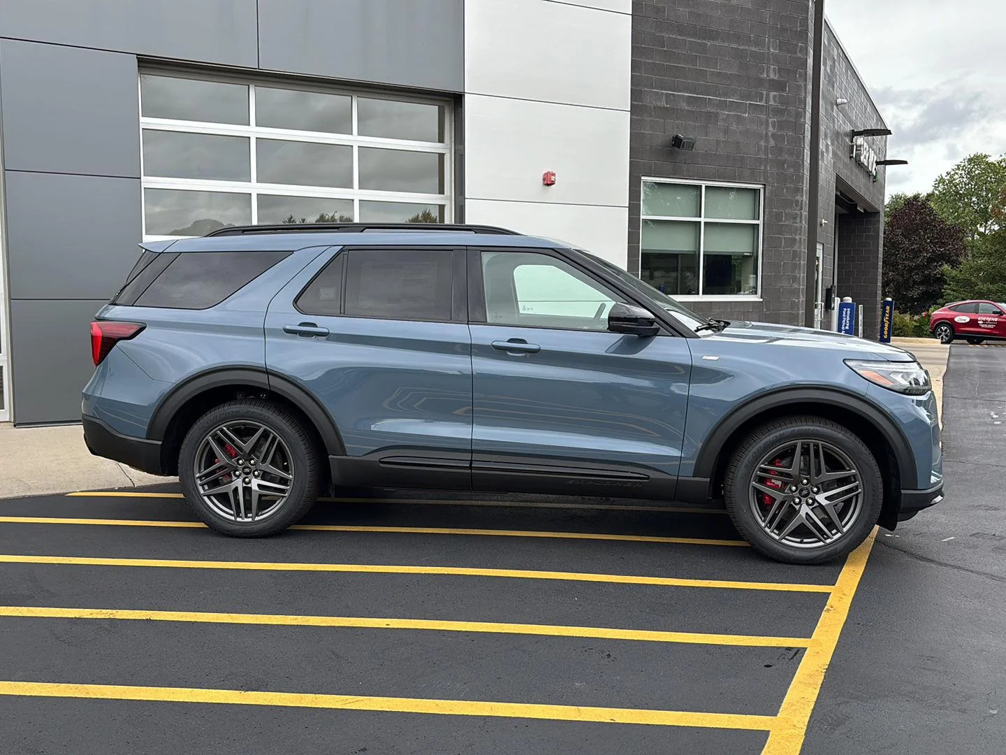 New 2027 Vapor Blue Metallic Ford ST-Line image 5