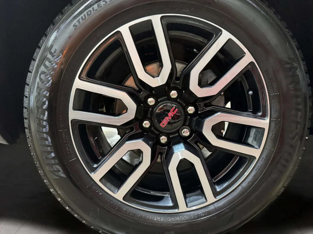 Used 2023 Onyx Black GMC AT4 image 37