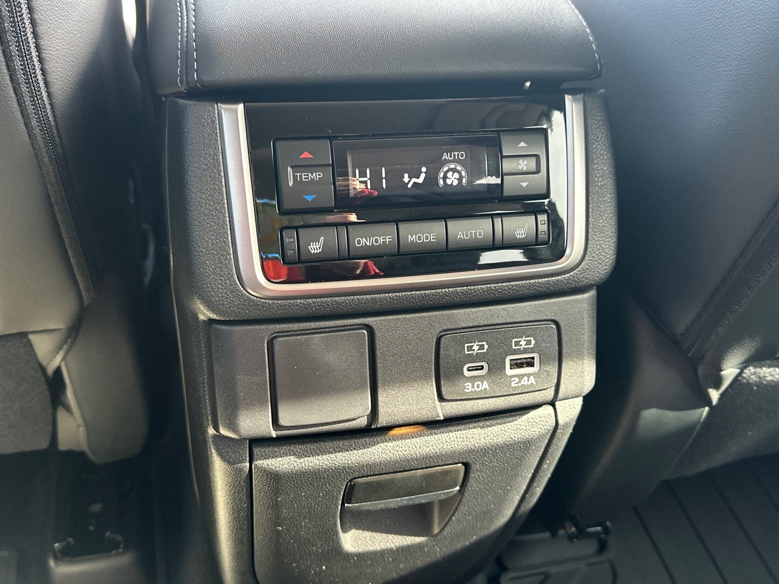 2026 Subaru Ascent Limited - Photo 11