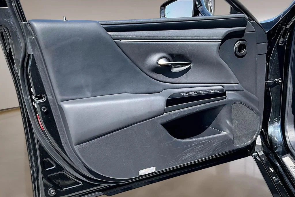 Used 2024 Black Lexus 350 image 18