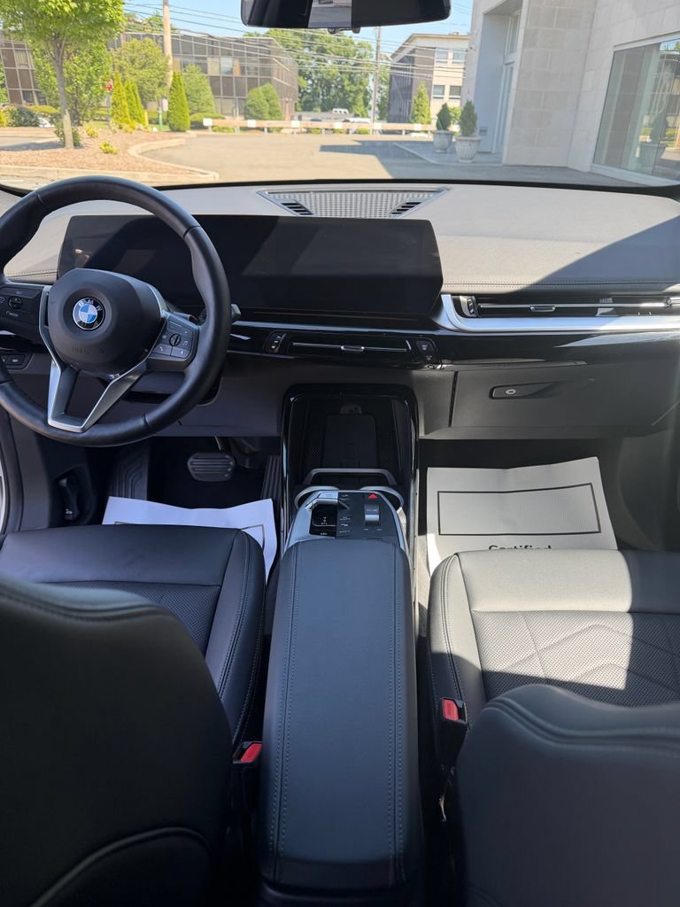 2025 BMW X1 28i - Photo 9