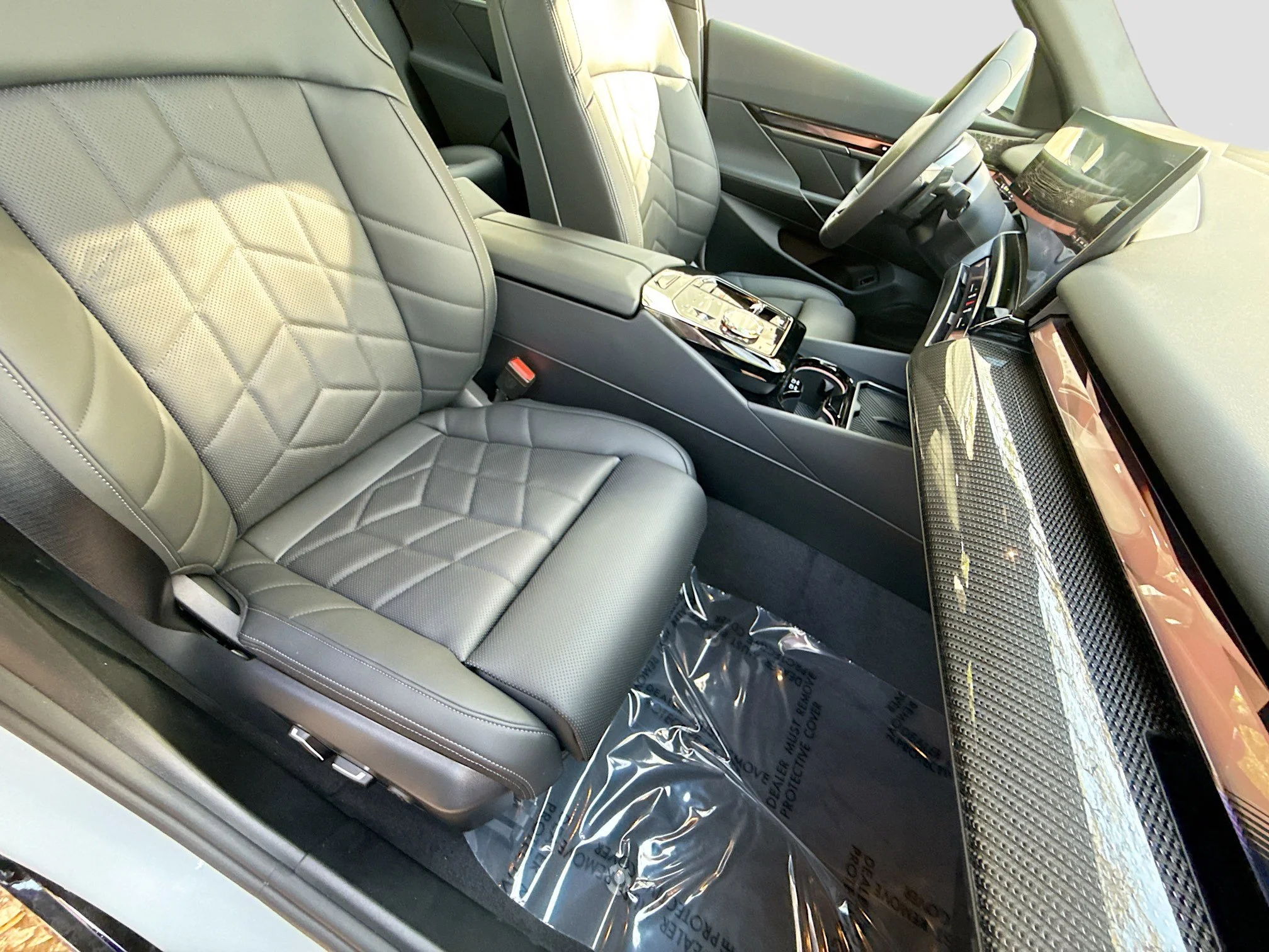 New 2026 Brooklyn Grey Metallic BMW 550e xDrive image 15