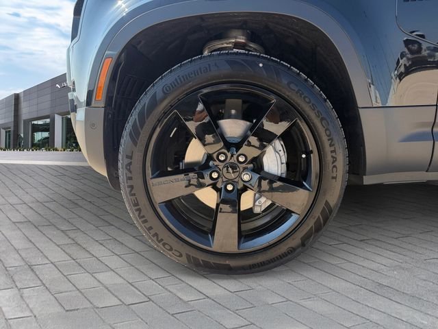 New 2026 Santorini Black Land Rover S image 9