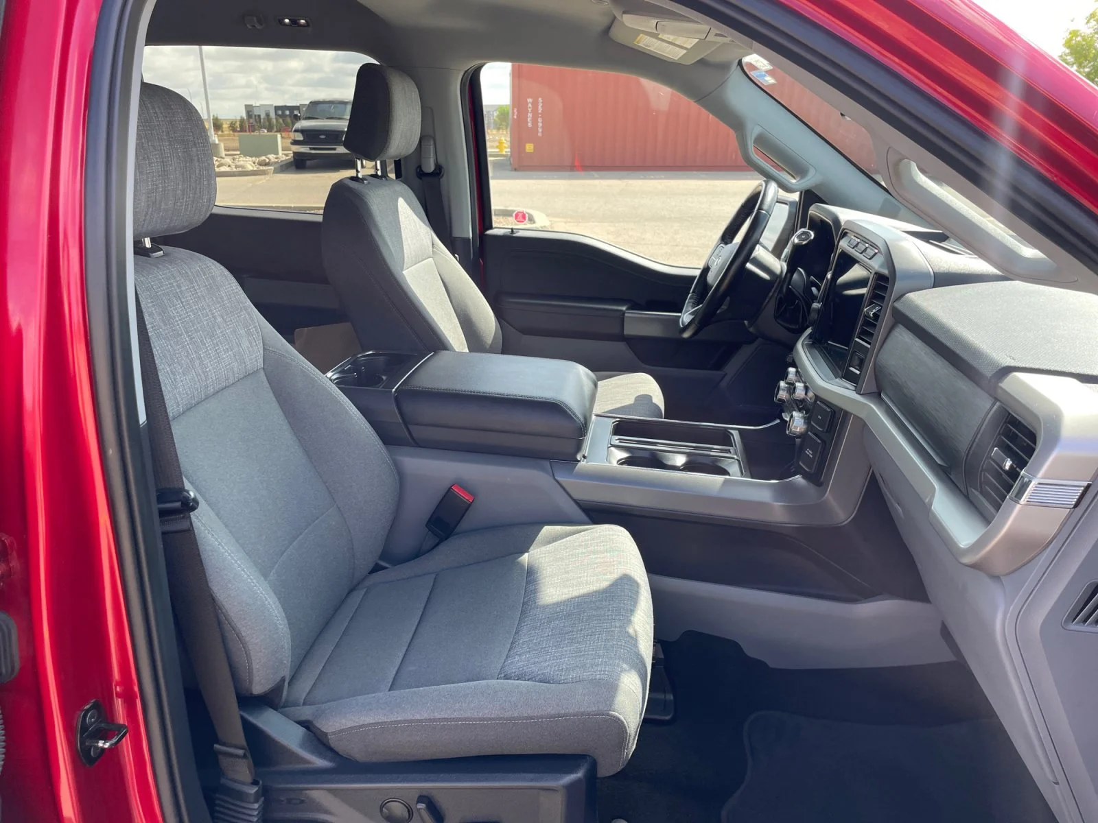 Used 2022 Red Ford XLT SuperCrew image 19