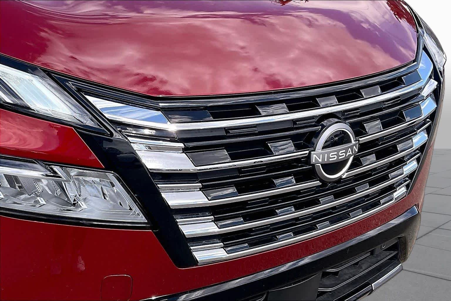 Used 2026 Scarlet Ember Tintcoat Nissan Platinum image 28