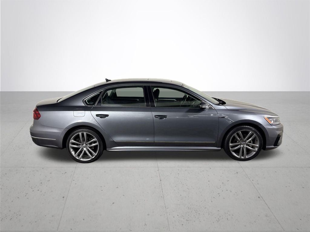 Used 2019 Platinum Gray Metallic Volkswagen 2.0T SE R-Line image 5