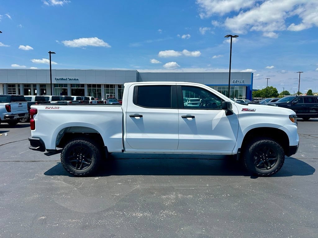 New 2026 Summit White Chevrolet Custom Trail Boss image 2