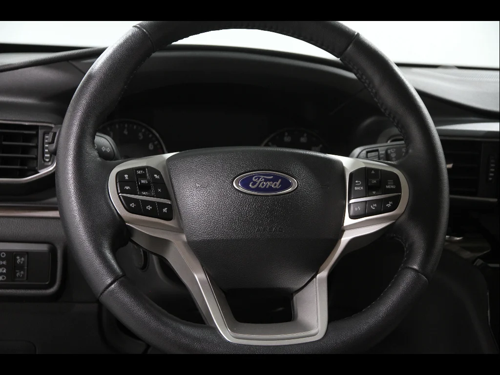 Used 2023 Stone Blue Ford Limited image 8