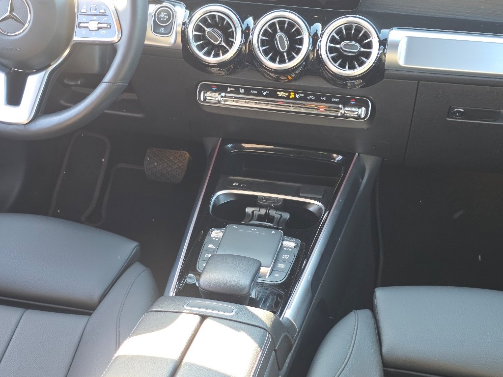 Used 2023 Black Mercedes-Benz GLB 250 image 25