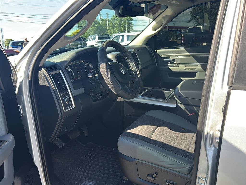 Used 2014 Bright Silver Metallic Clearcoat Ram Outdoorsman image 13
