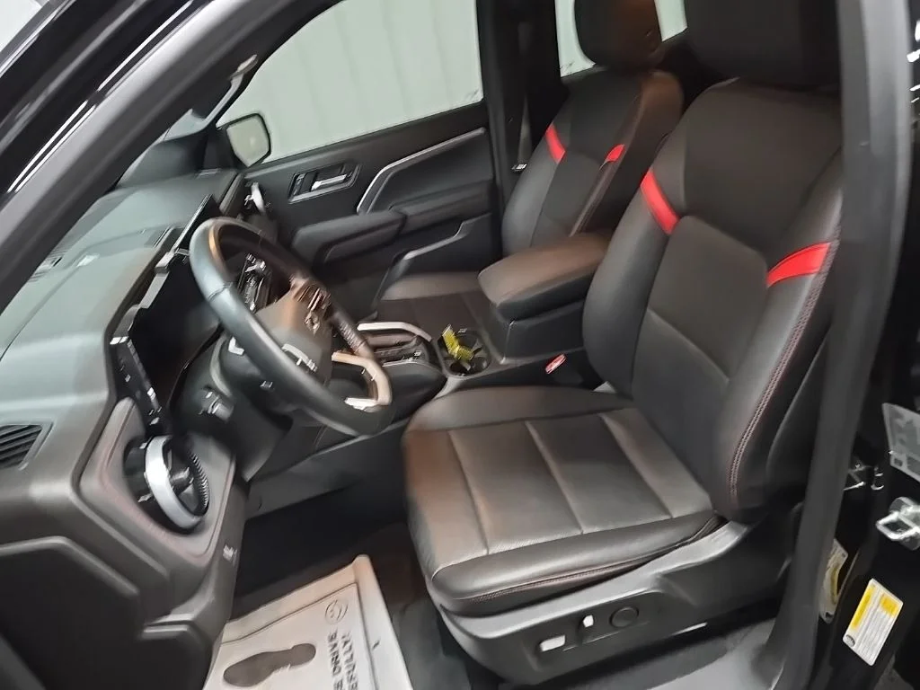 Used 2023 Black Chevrolet Z71 image 32