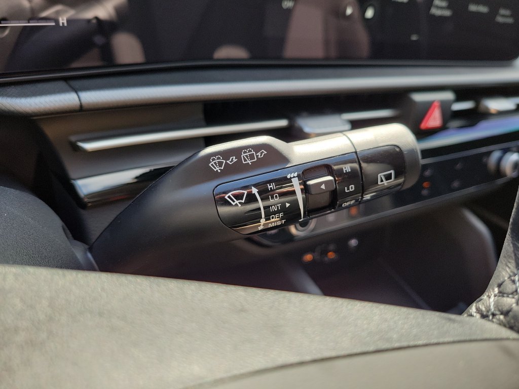 New 2027 Glacial White Pearl Kia LX image 28