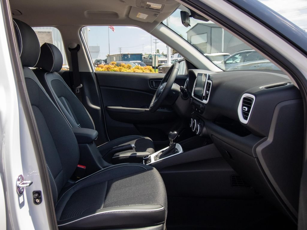 New 2026 White Hyundai SEL image 18
