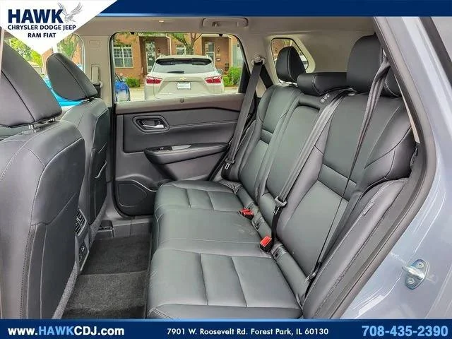 Used 2023 Gray Nissan SL image 11