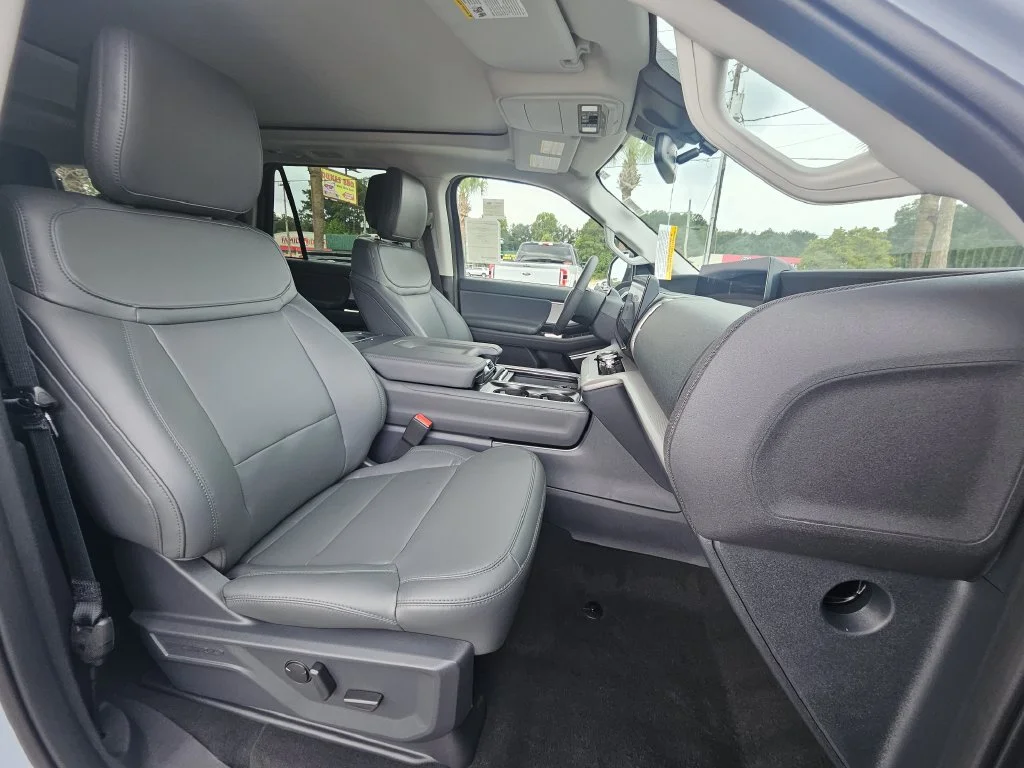 New 2027 Gray Ford Active image 31
