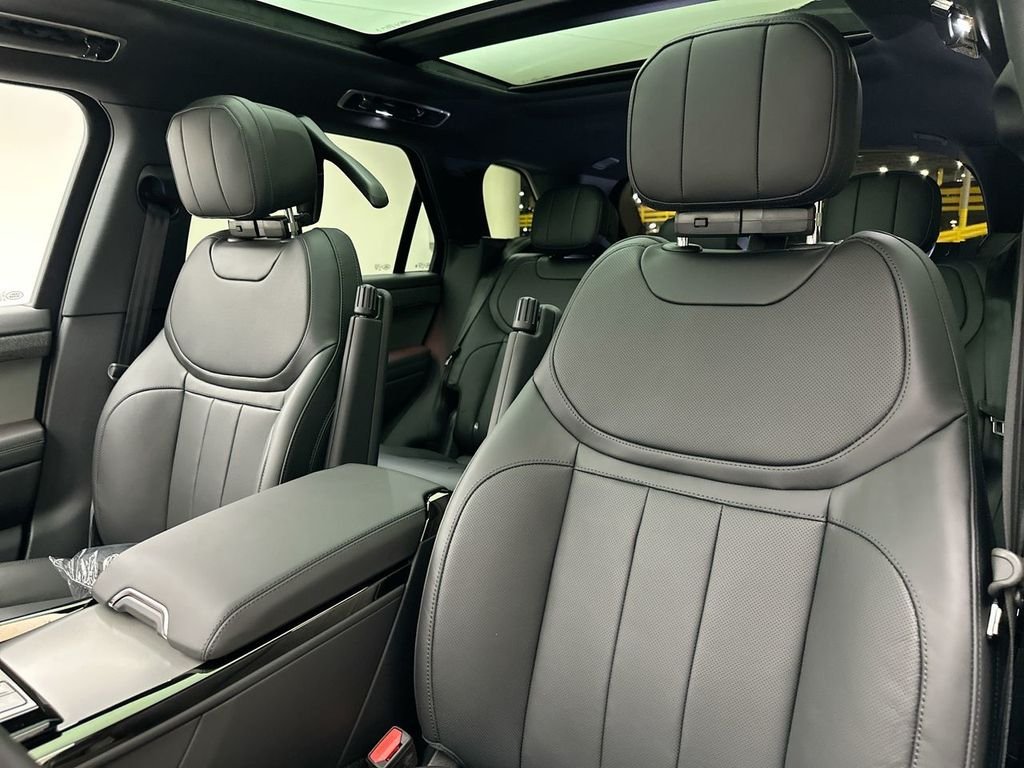 New 2026 Fuji White Land Rover SE image 10