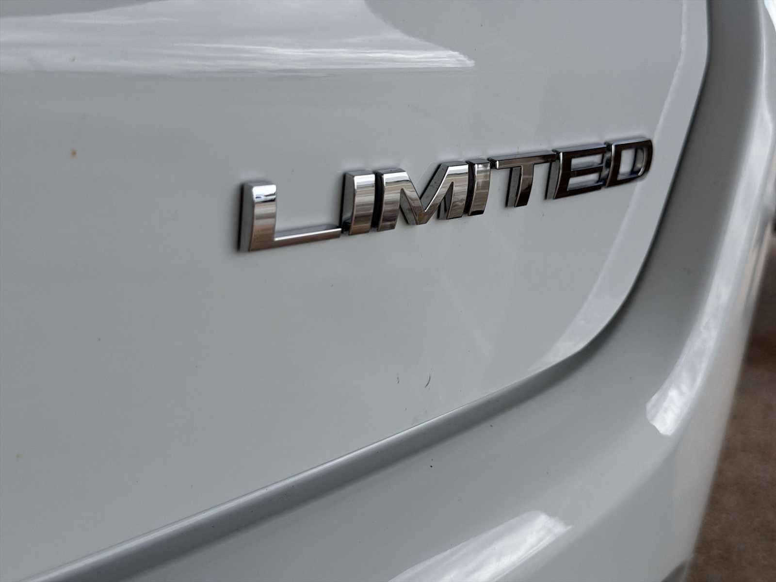 Used 2025 Bright White Clearcoat Jeep Limited image 32