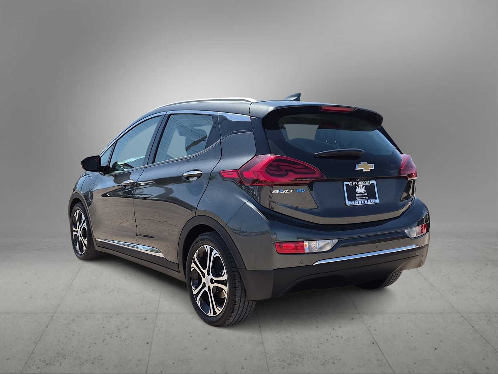 Used 2020 Nightfall Gray Metallic Chevrolet Premier image 6