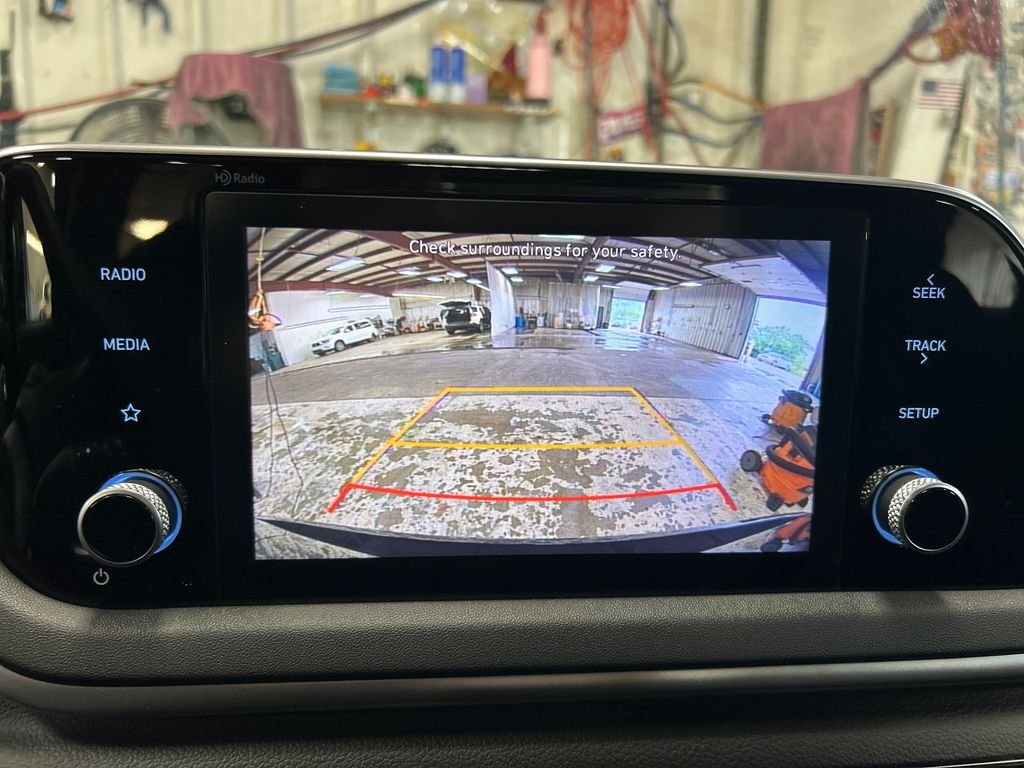 Certified Used 2022 Black Hyundai SE image 25