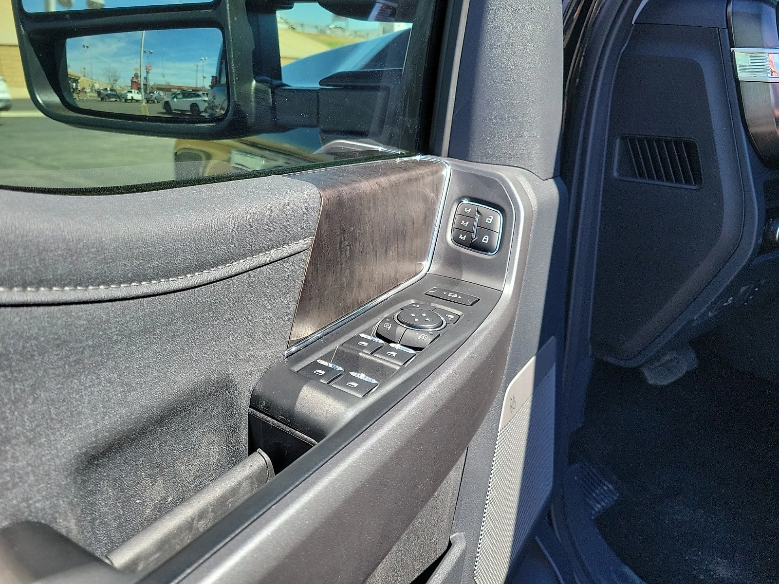 New 2026 Agate Black Metallic Ford F-250&reg; Lariat&reg; image 11